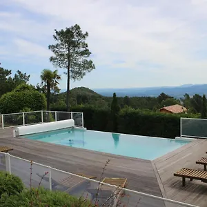 les-cledes-du-mazel.hotels-rhonealpes.com/